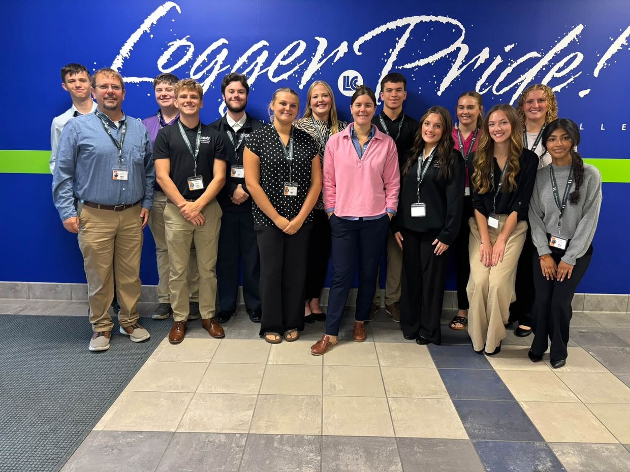 Christian County CEO students learn public speaking skills a...
