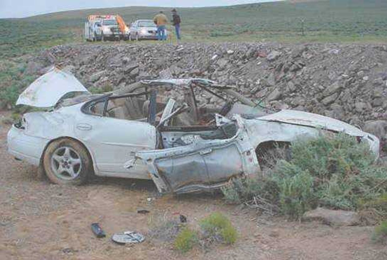 Military member dies in wreck near Riddle