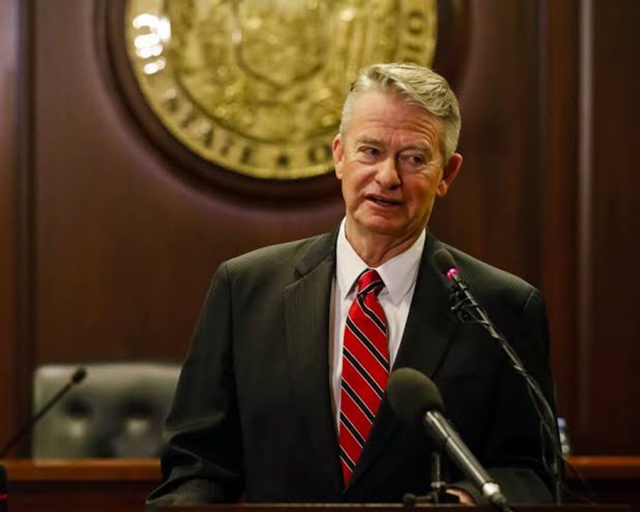 Gov. Little signs executive order to cut red tape for Idaho ...