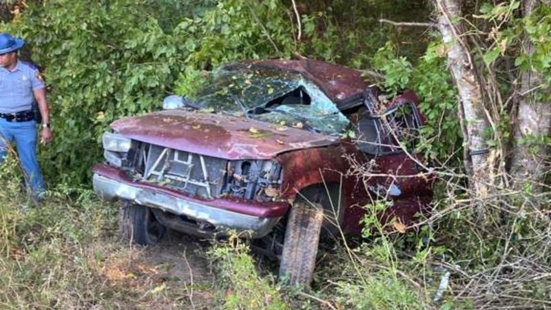 One hospitalized after bad wreck on Highway 84