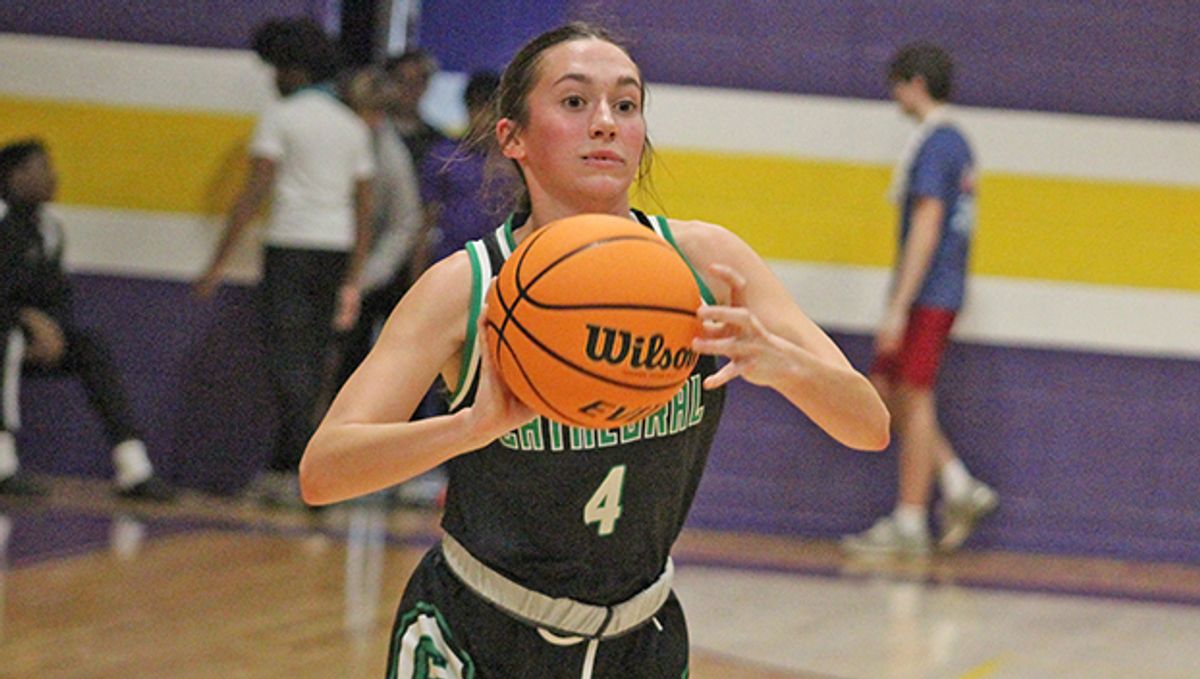 Green Wave pull away from Flashes in second half