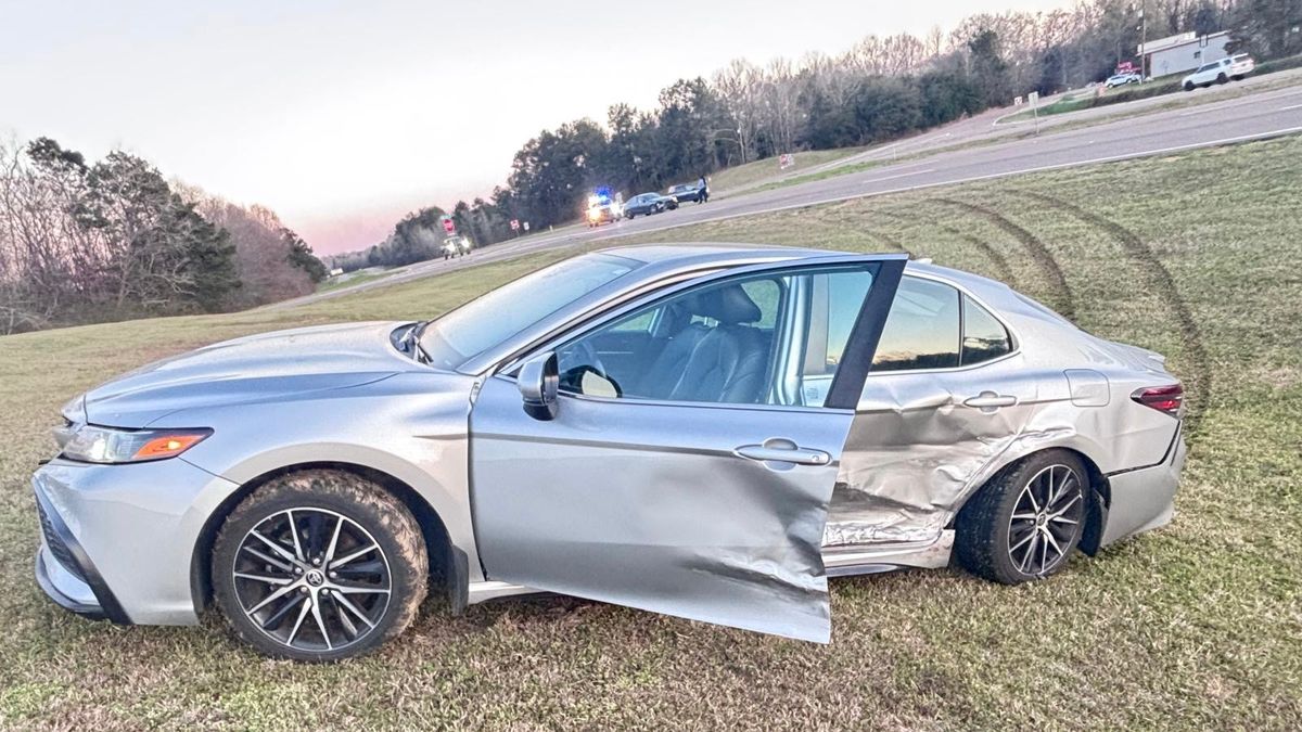 MHP investigating 2-vehicle crash at Hobo Fork Road and U.S. 84