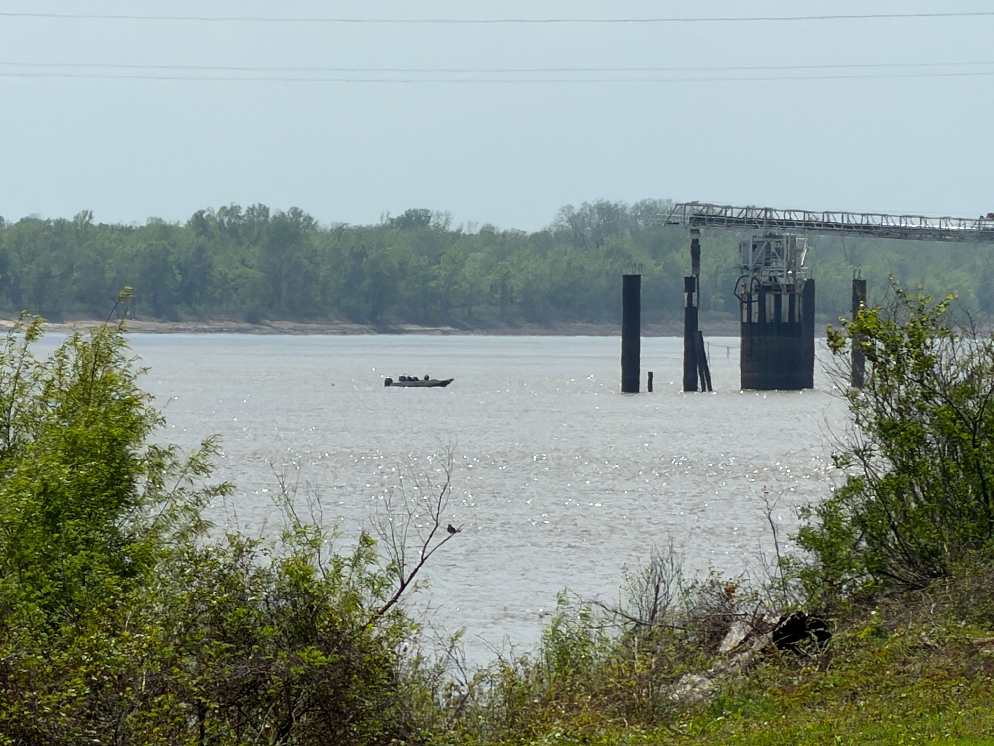 Authorities still searching for man in Mississippi River who