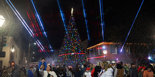 Experience the magic of Christmas in Natchez: Concerts, parades