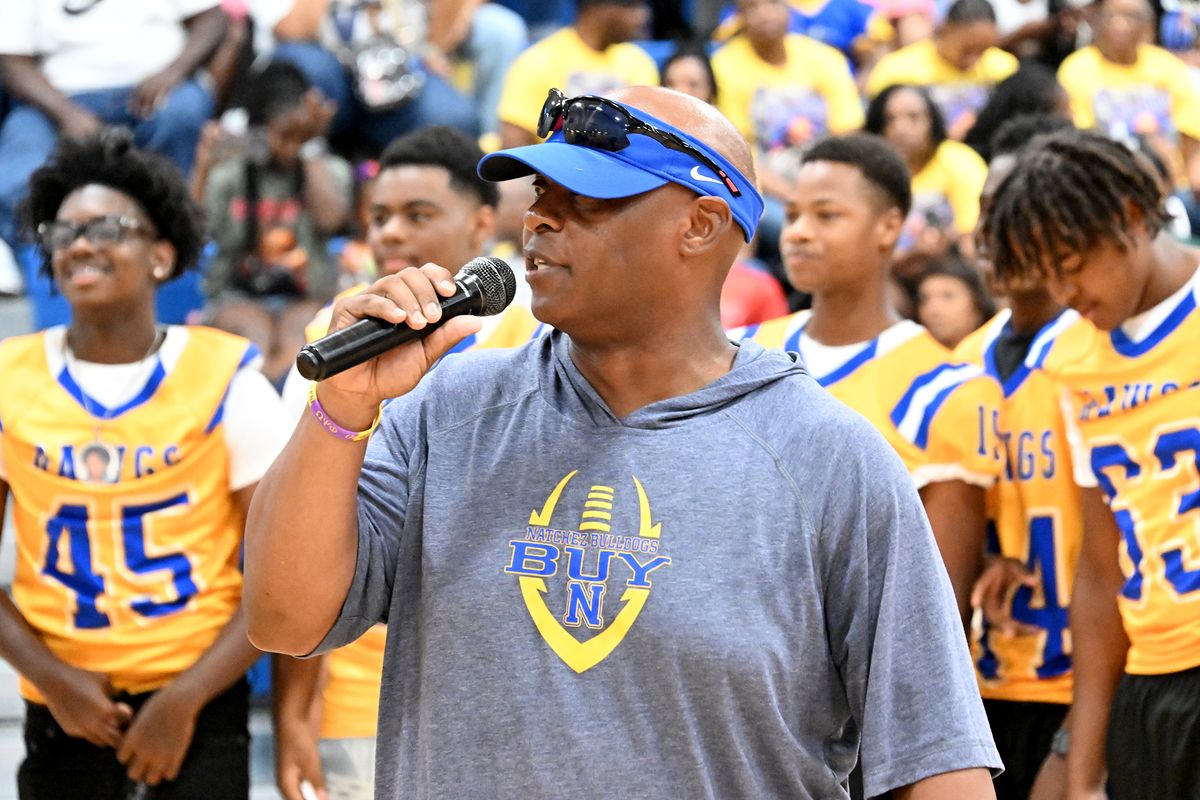 Bulldogs shut down Wing-T, roll past Hazlehurst, 38-14 and remain unbeaten