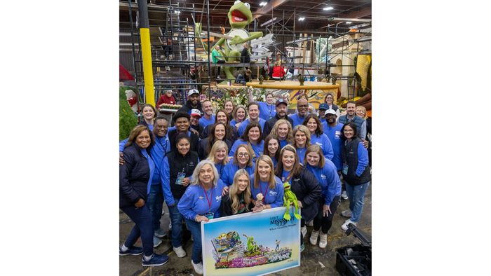 Natchez's Jennie Guido helps bring Mississippi float starring Kermit t...