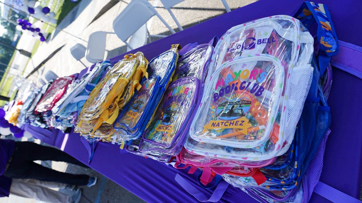 Mayor’s Book Club promotes free monthly books during Natchez backpack drive