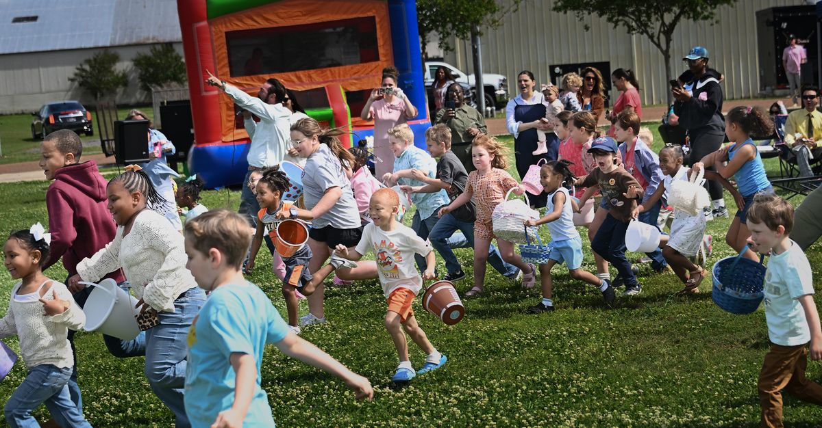 Natchez Easter egg hunt cracks open Spring fun for families on bluff