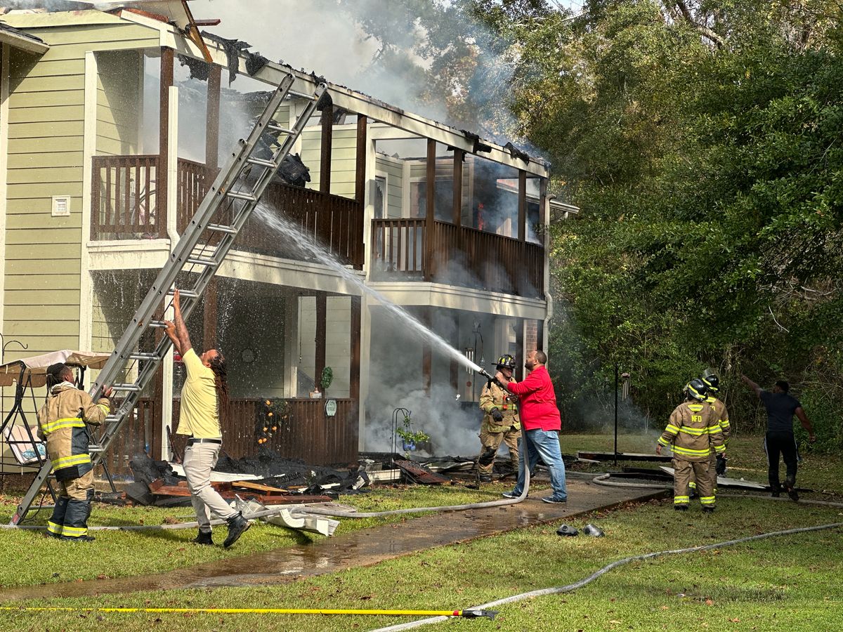 Firefighters contain blaze at Natchez’s Tara Apartments; Red...