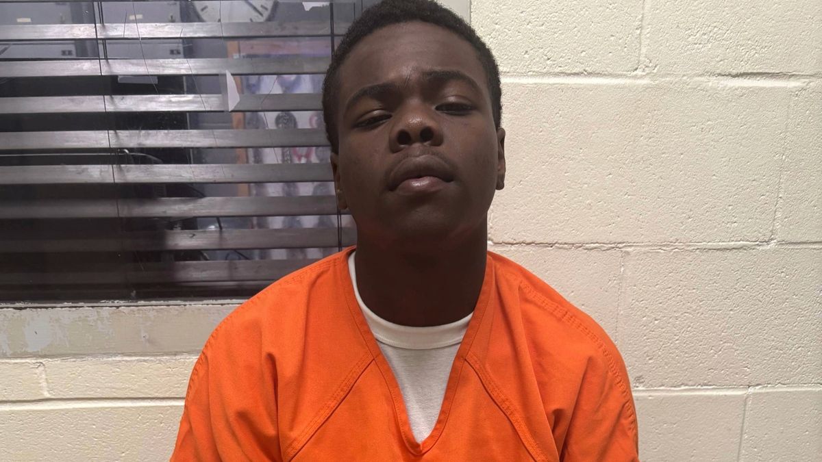 U.S. Marshals arrest Minnesota fugitive in Natchez with assistance from Adams County Sheriff's Offic...