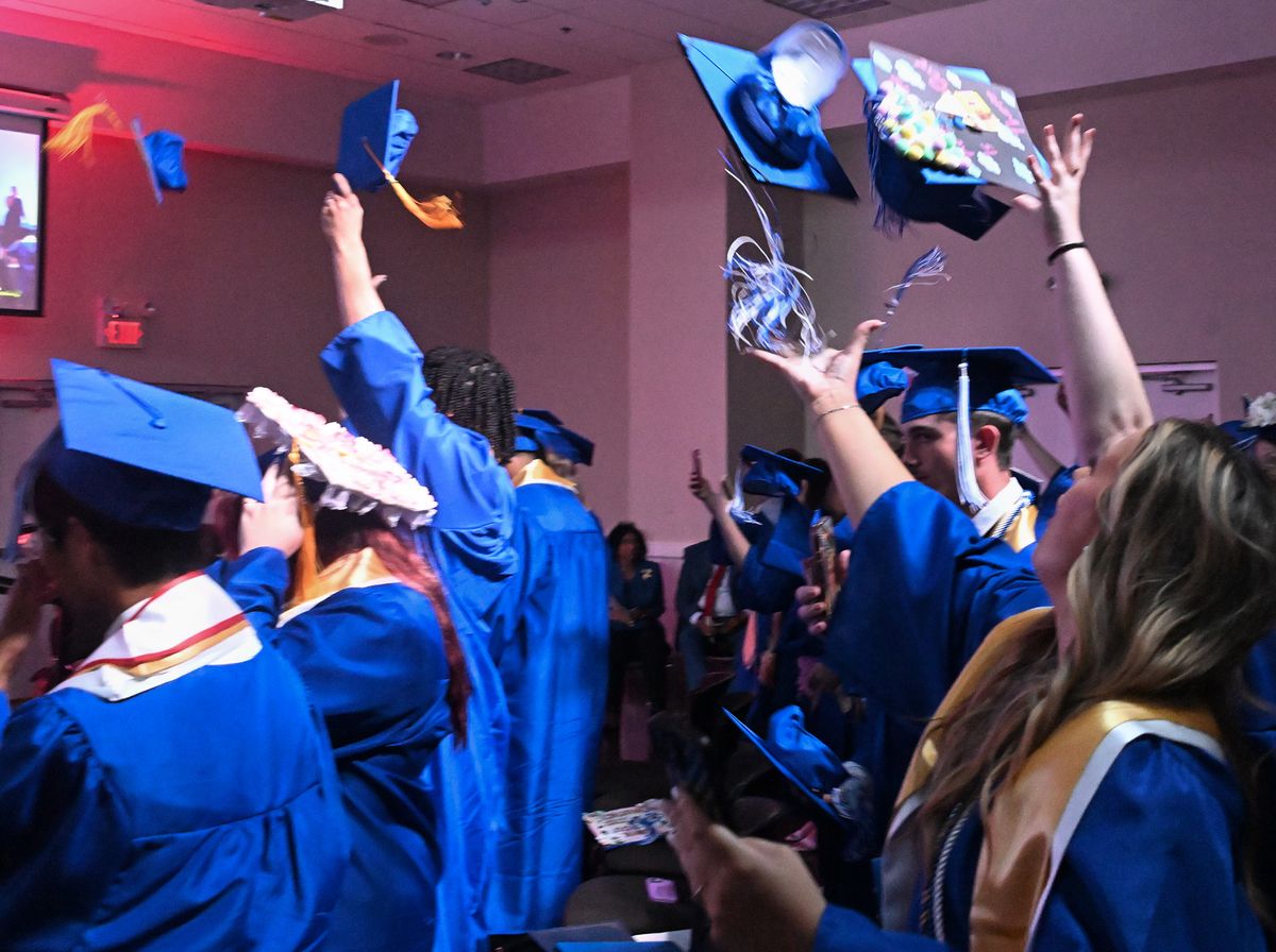 Vidalia High School graduation honors class of 2026 and remembers student with posthumous diploma