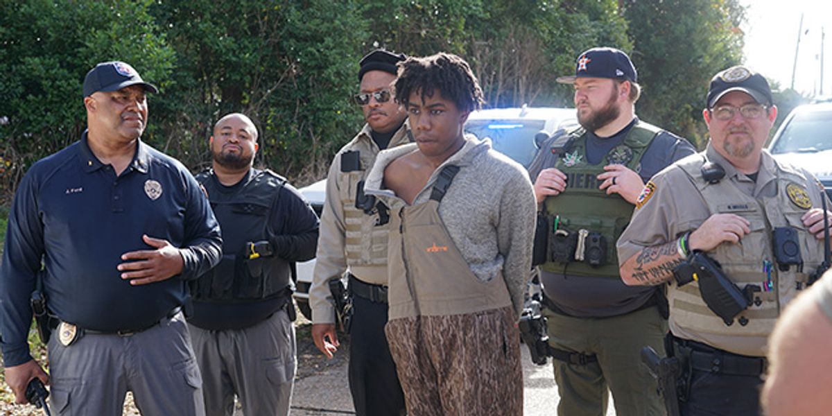 Jail escapee Tayshon Holmes pleads guilty to second-degree m...