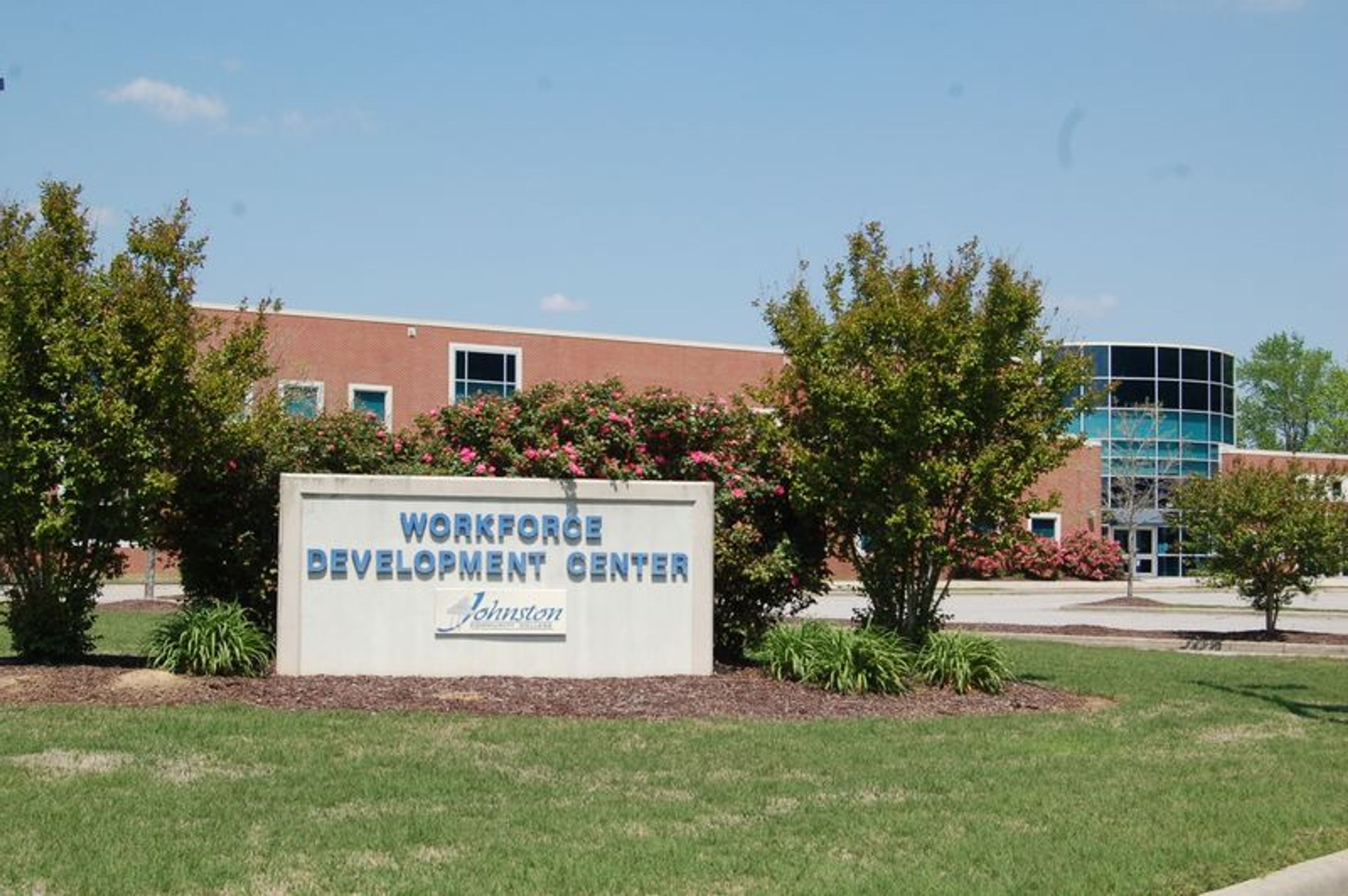 College will offer small-business seminars
