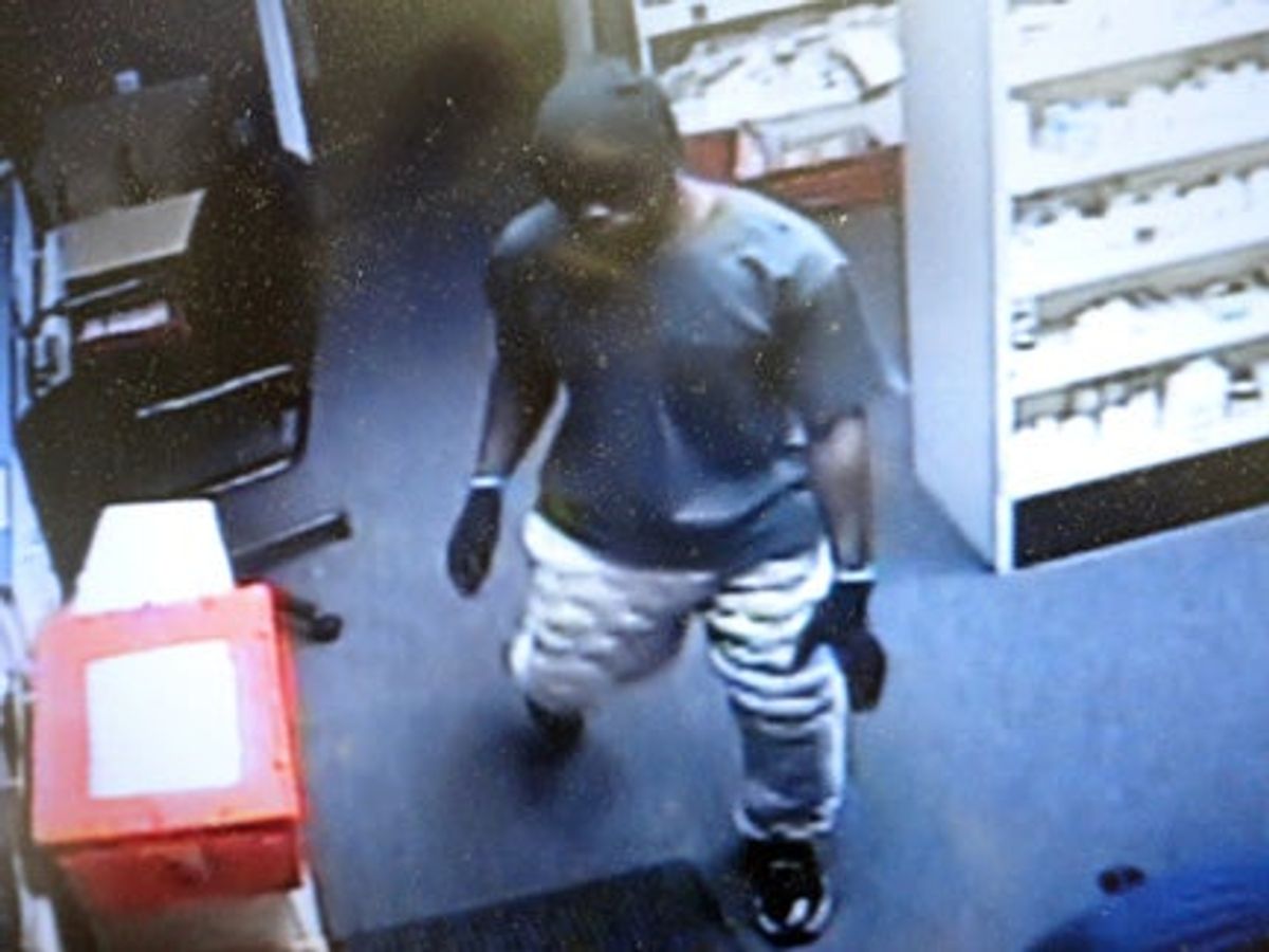 Police searching for suspects in pharmacy burglary