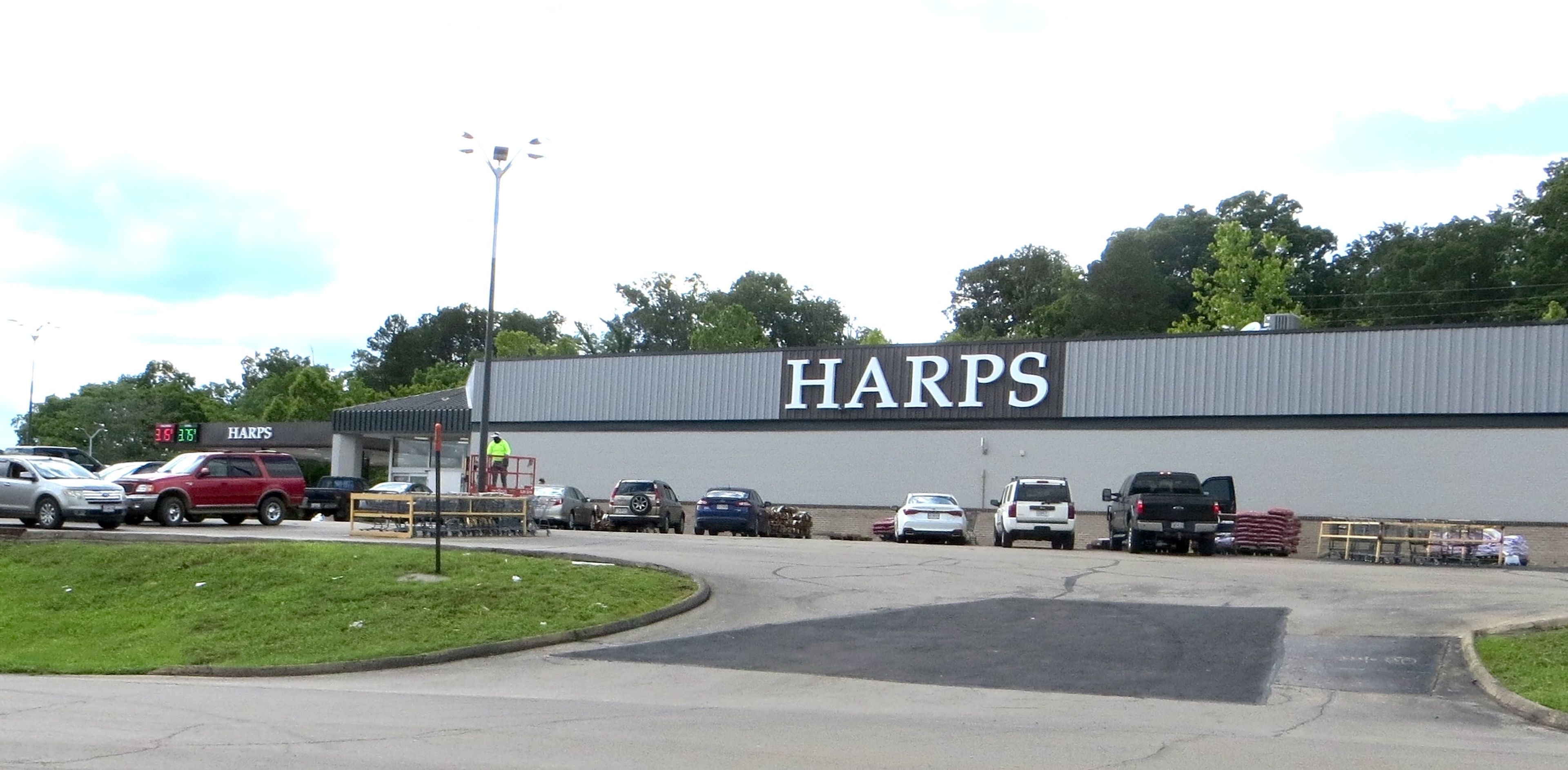 Harps grocery store at 401 E. Main St. in Marble Hill is among two company stores that will soon undergo grand reopening celebrations in Southeast Missouri, having completed their remodeling.
