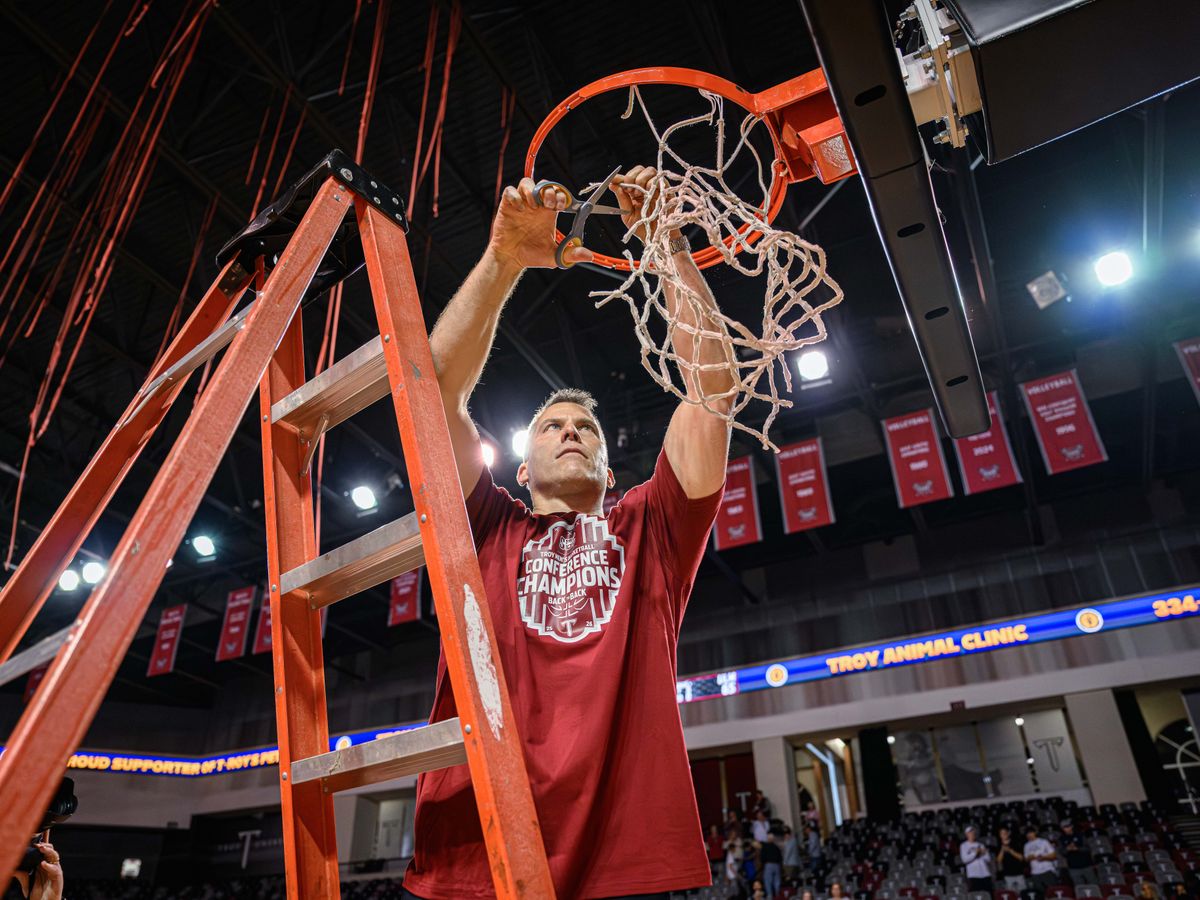 Georgia Tech names Scott Cross new head coach