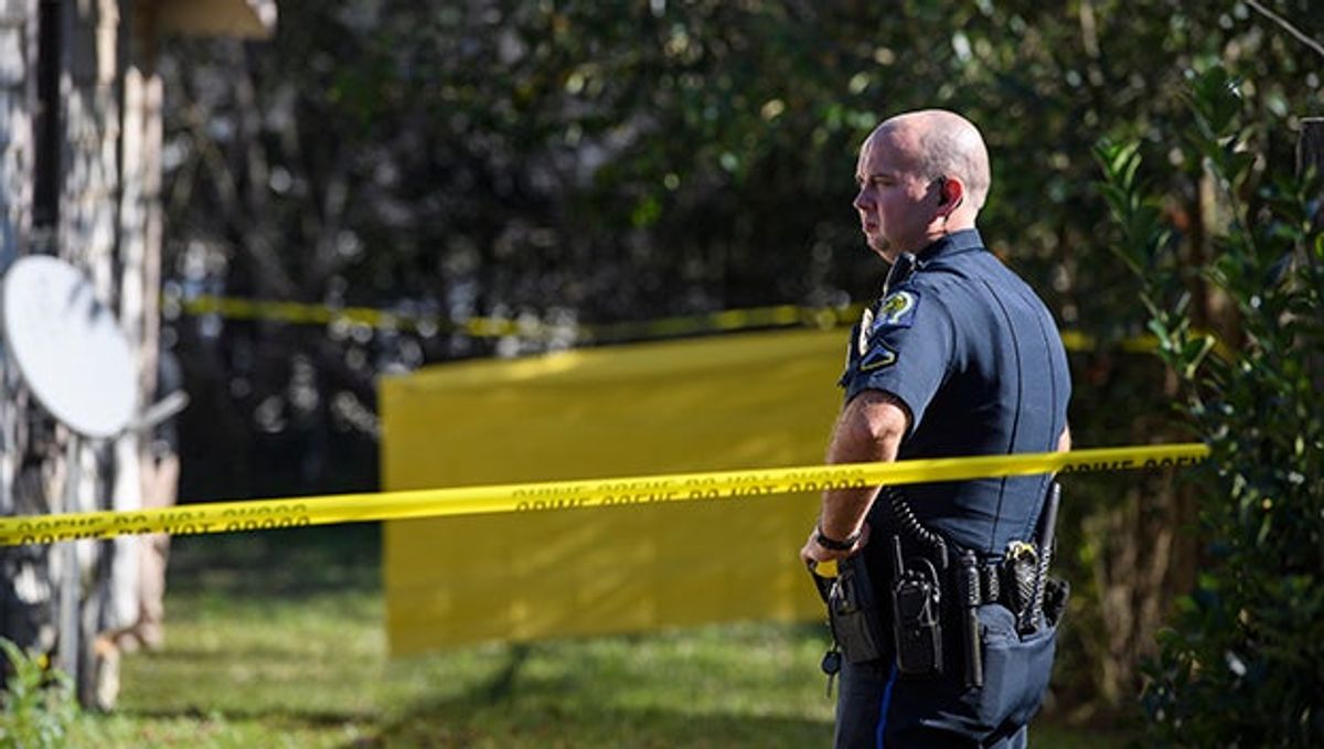 Shooting leaves one man dead, four others injured