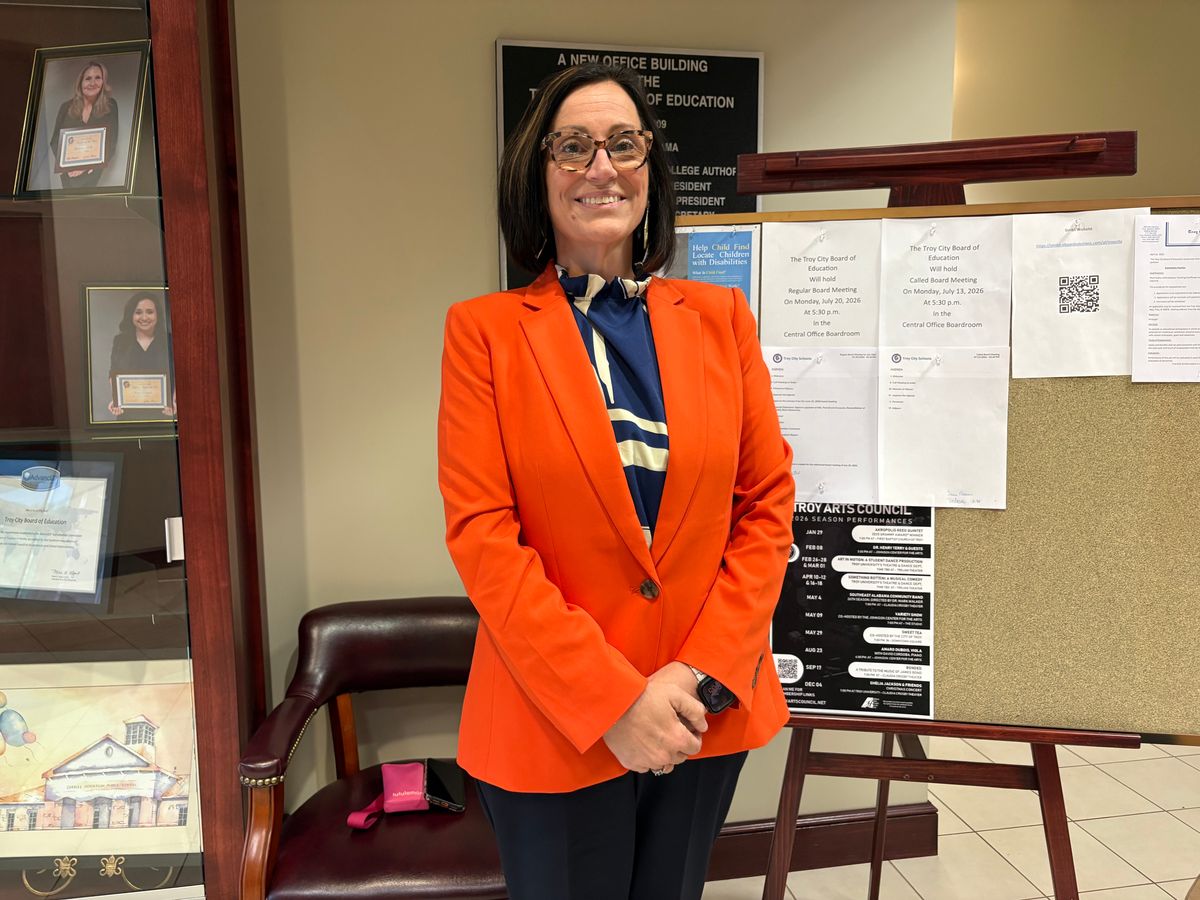 Troy BOE promotes Wendy Sammons to CHMS Principal