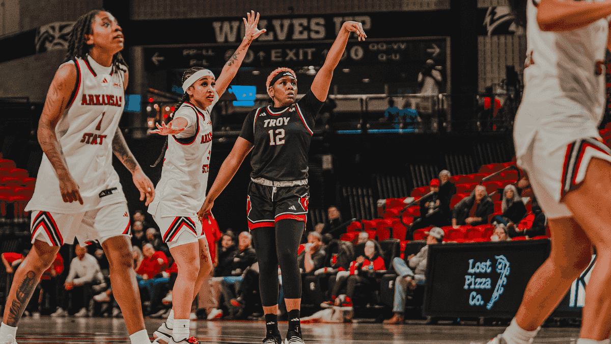 Troy Women clinch top two seed in Sun Belt Tournament Troy women clinch at least No. 2 Sun Belt seed with 61-54 win at Arkansas State, snapping the Red Wolves’ home conference streak and earning a bye to the tournament semifinals.