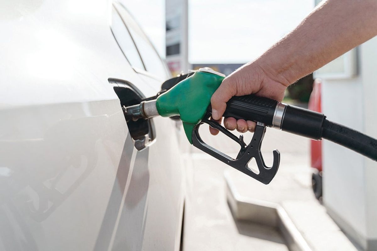 2025 to bring third straight yearly decline in gas prices