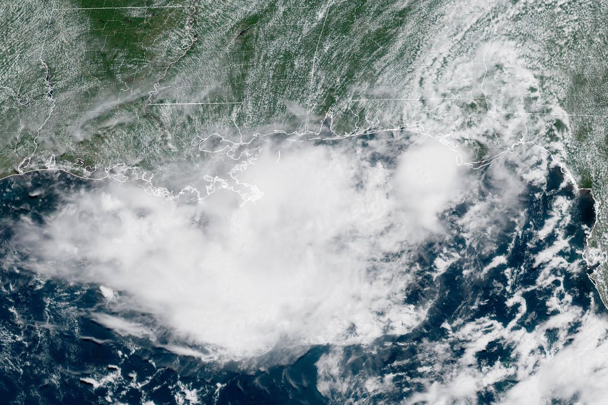 Gulf Coast braces for flooding as storm system builds into p...