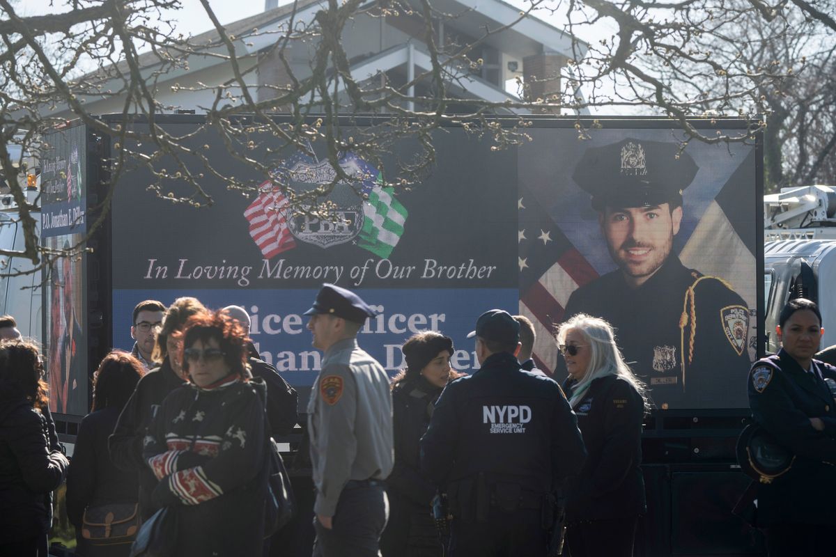 Man convicted in 2024 killing of NYPD officer sentenced to 1...