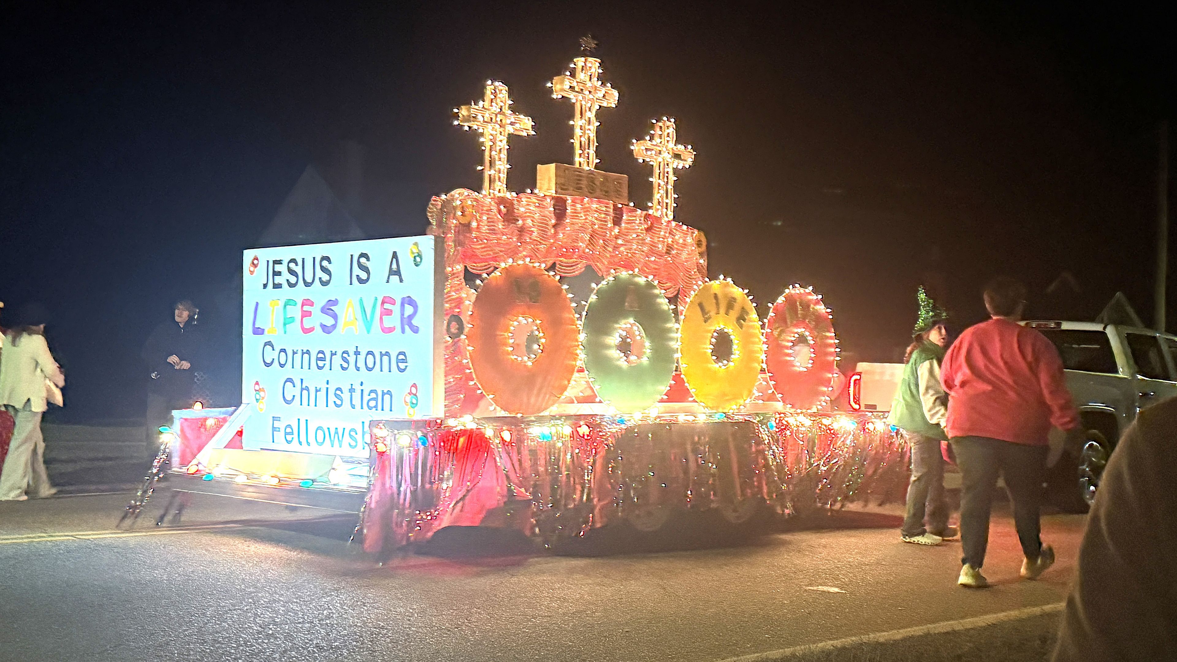Luverne turns out for Christmas parade, image size:3840x2160