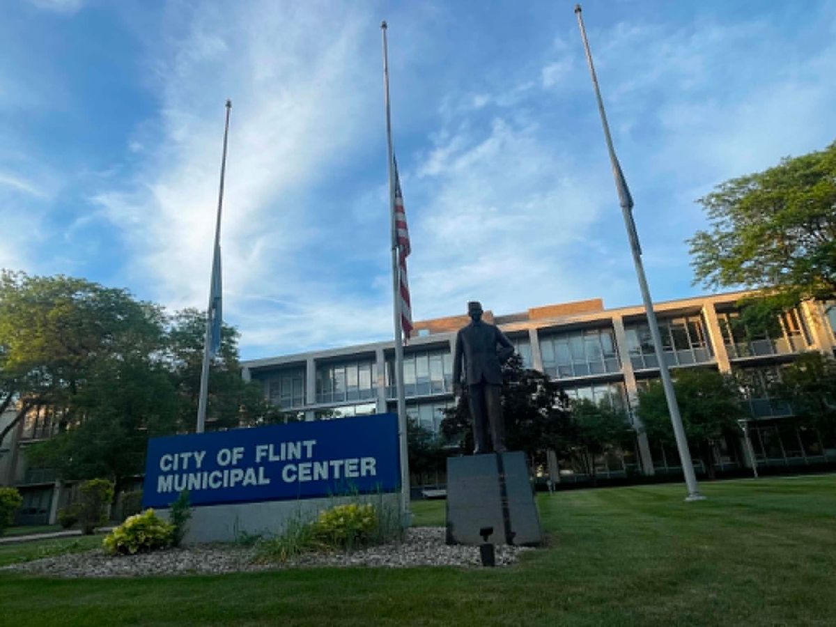 Flint's $5.8M housing, community funding plan stalls in council