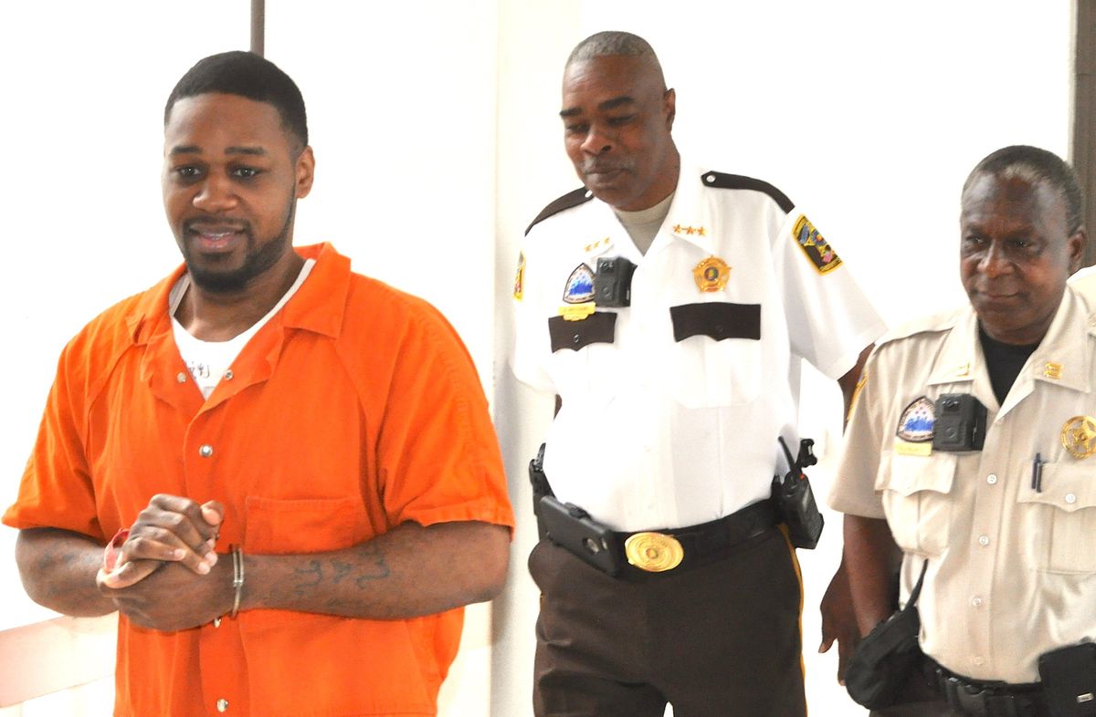 Lee gets 10 years, six month for promoting prison contraband