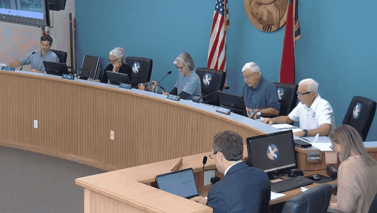 Southern Shores approves two simplifying amendments