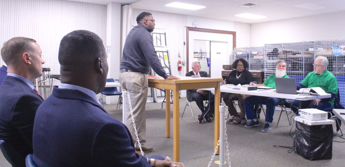 Elections board deems Knight ineligible to run