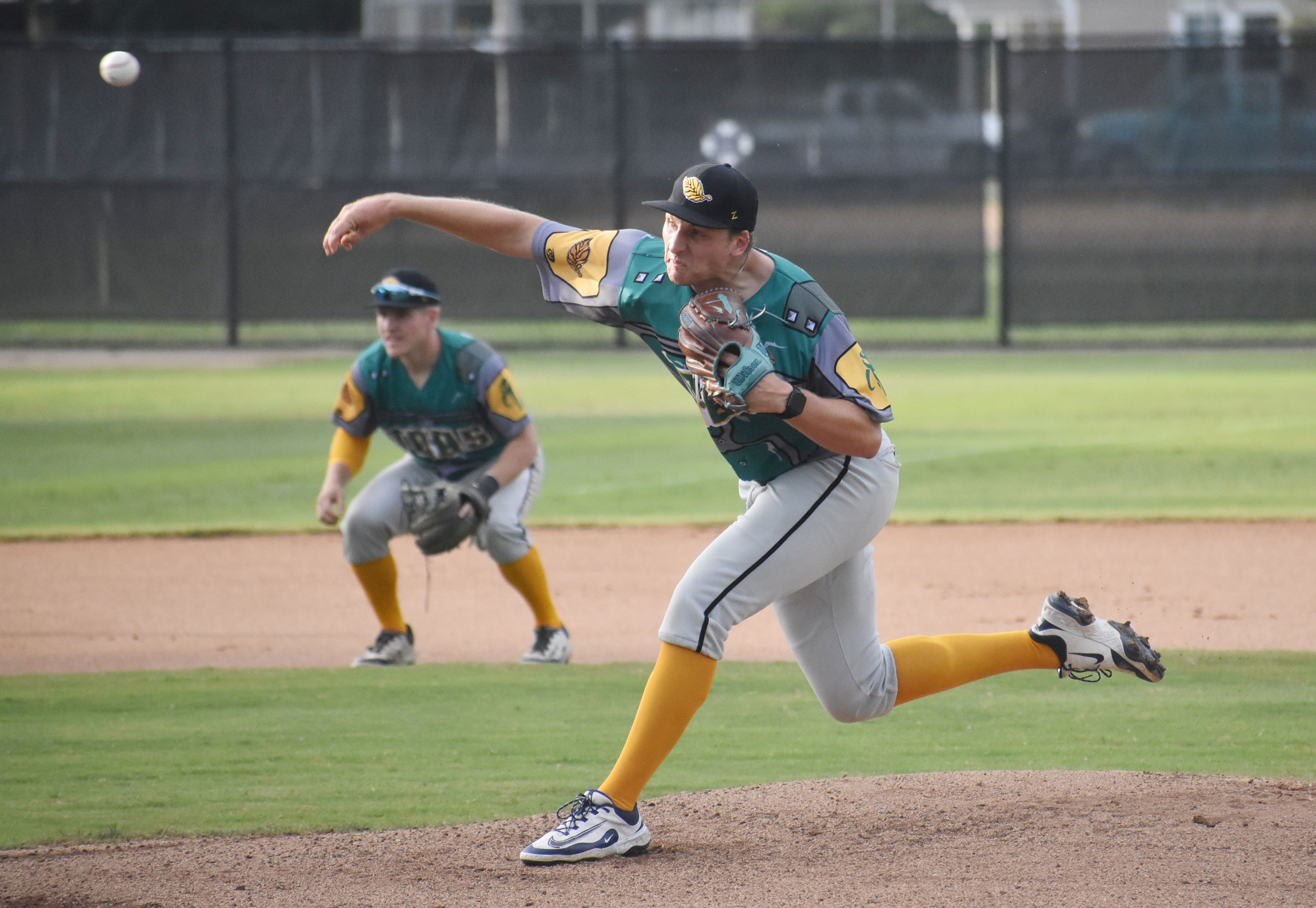 Salamanders strike back, overcome Tobs on 'Star Wars Night'