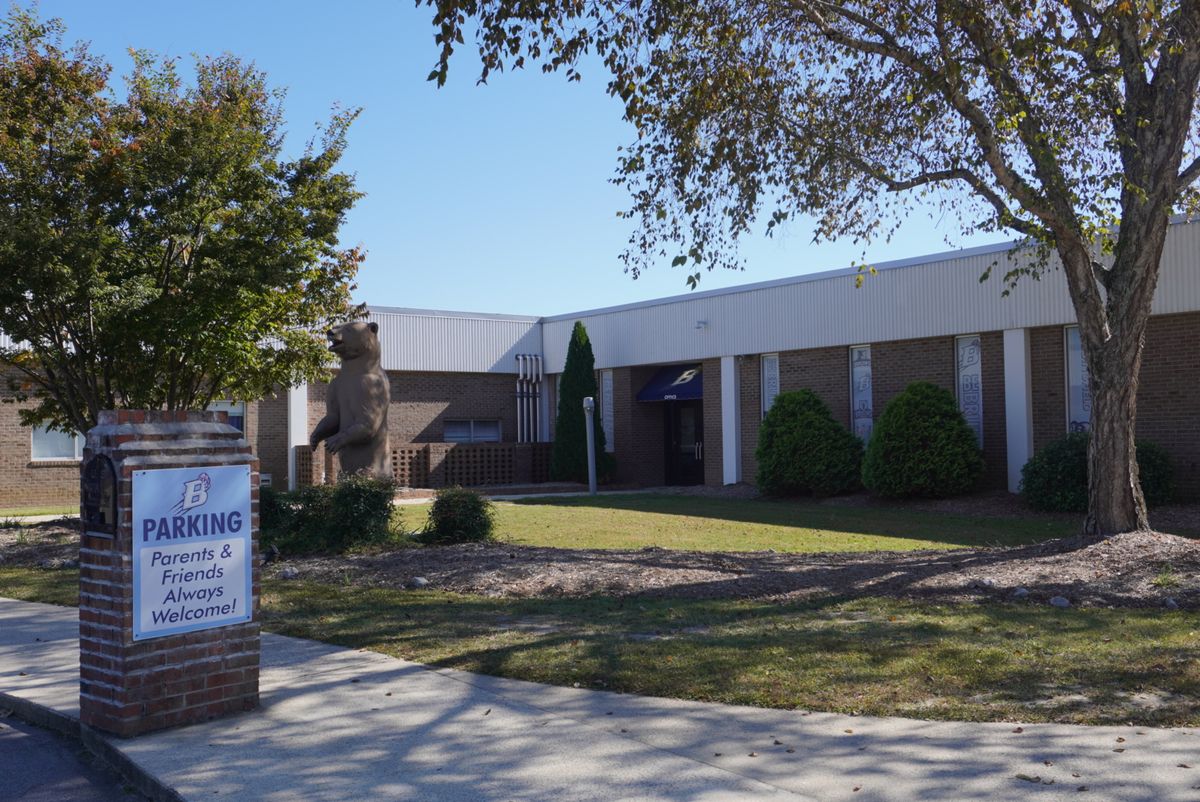 Down to Business: Beddingfield career fair pairs students with opportunity