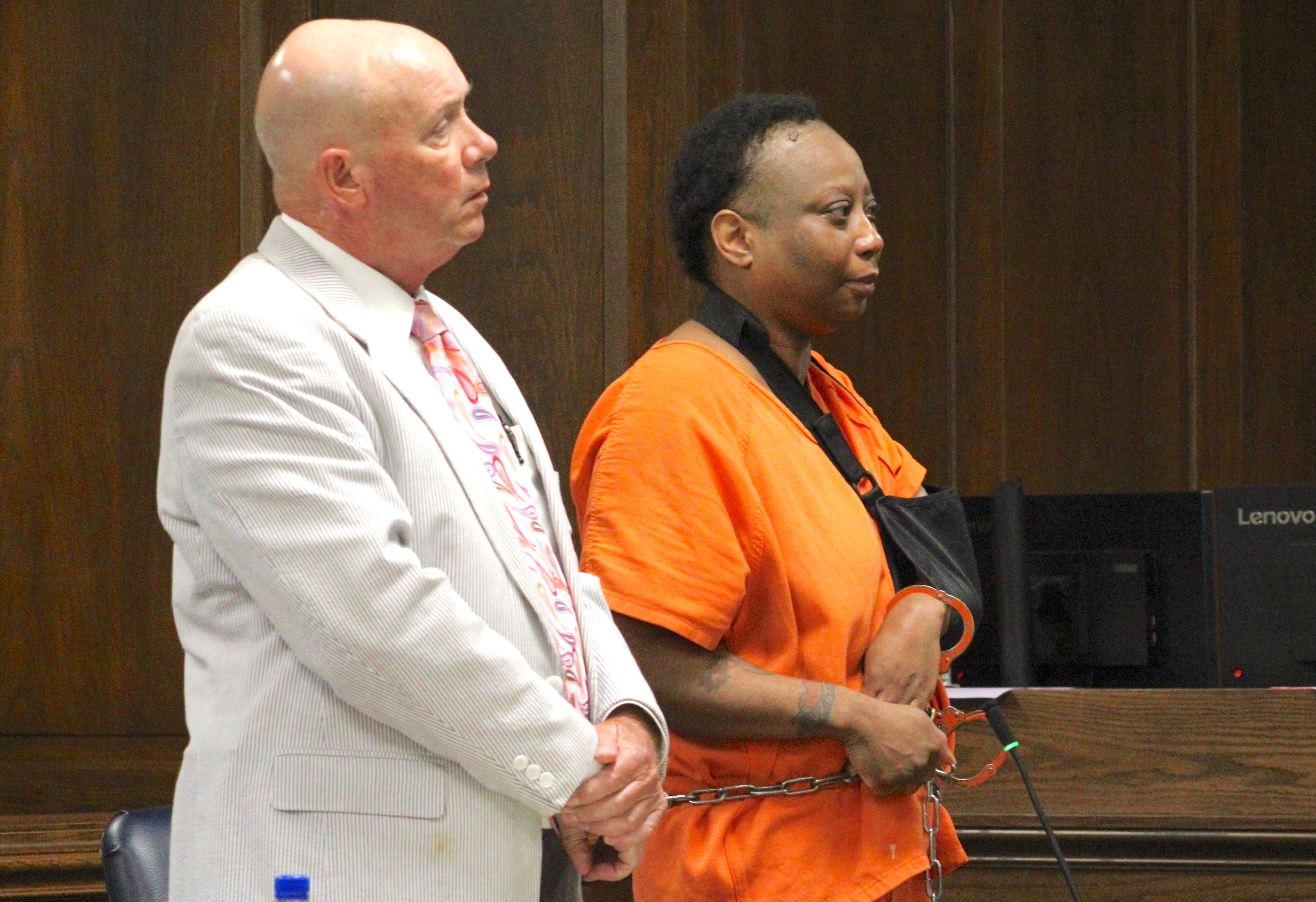 Woman pleads to manslaughter in stabbing