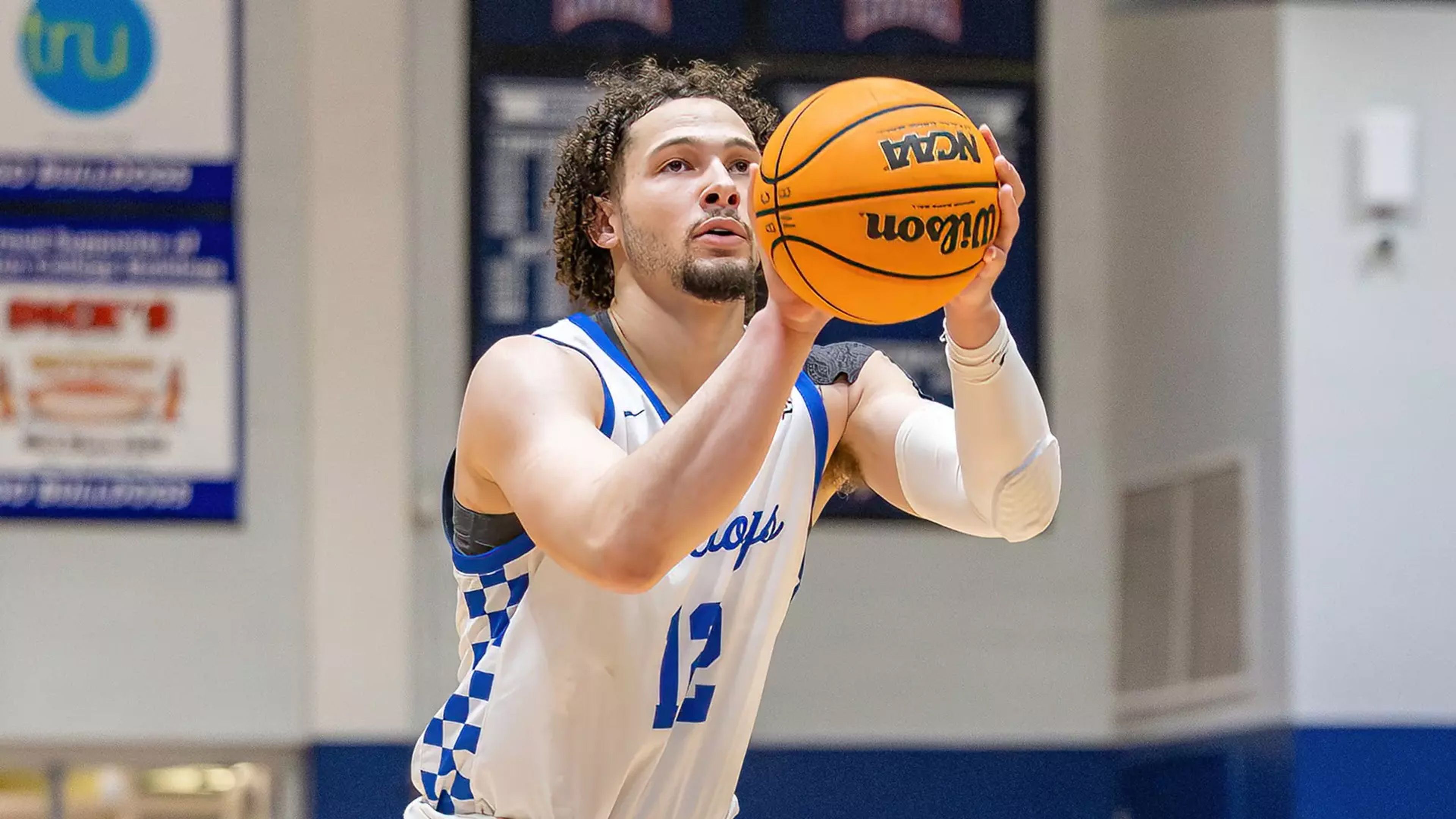 Barton rallies to win at Converse, 89-86