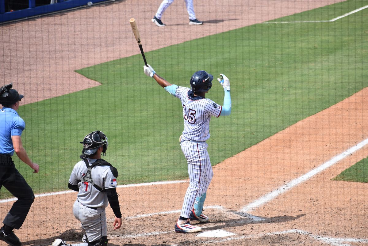 Wide A-Walk-off: Wilson Warbirds lead world of pro baseball
