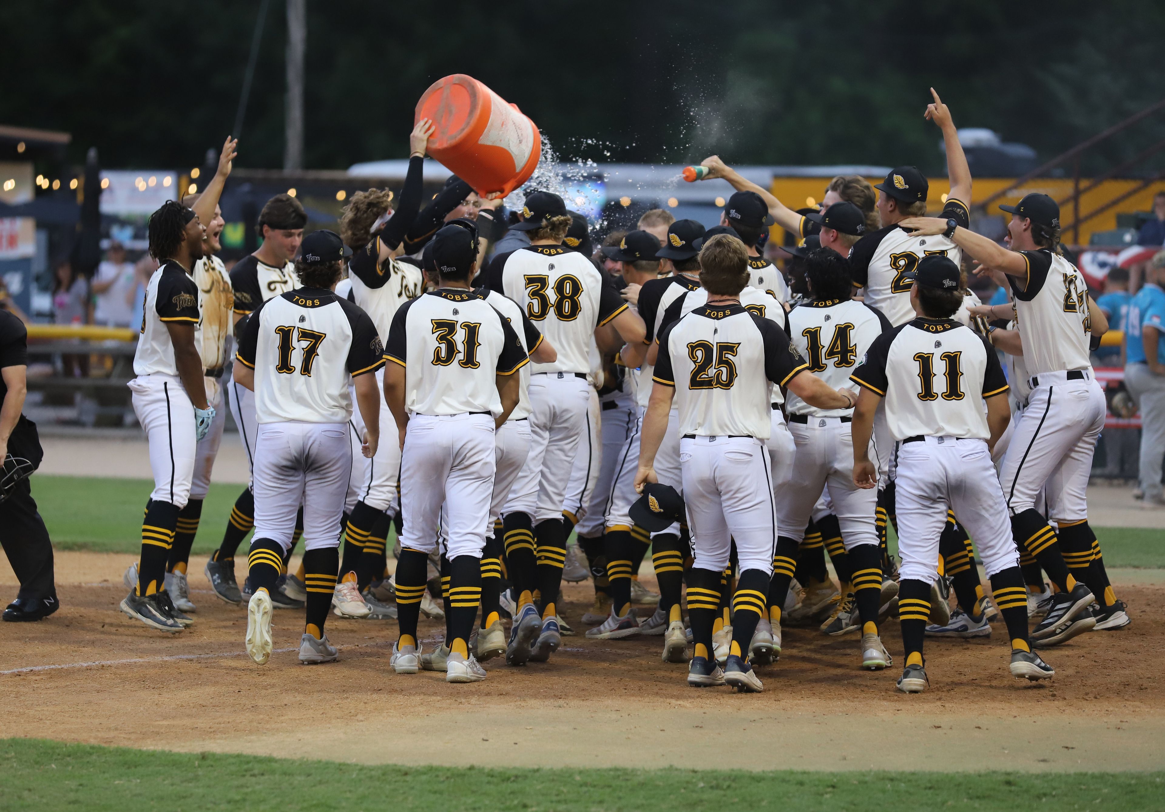 Tobs pick up East ground with DH sweep of Marlins