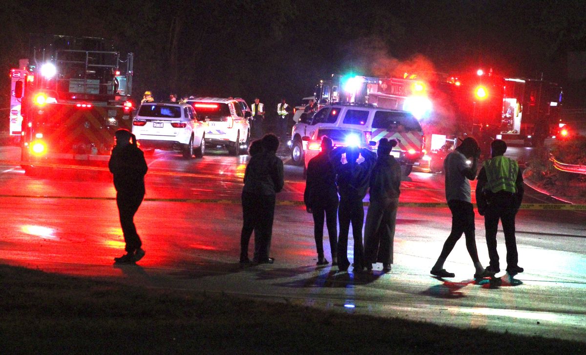 1 dead, 4 injured in Sunday wreck