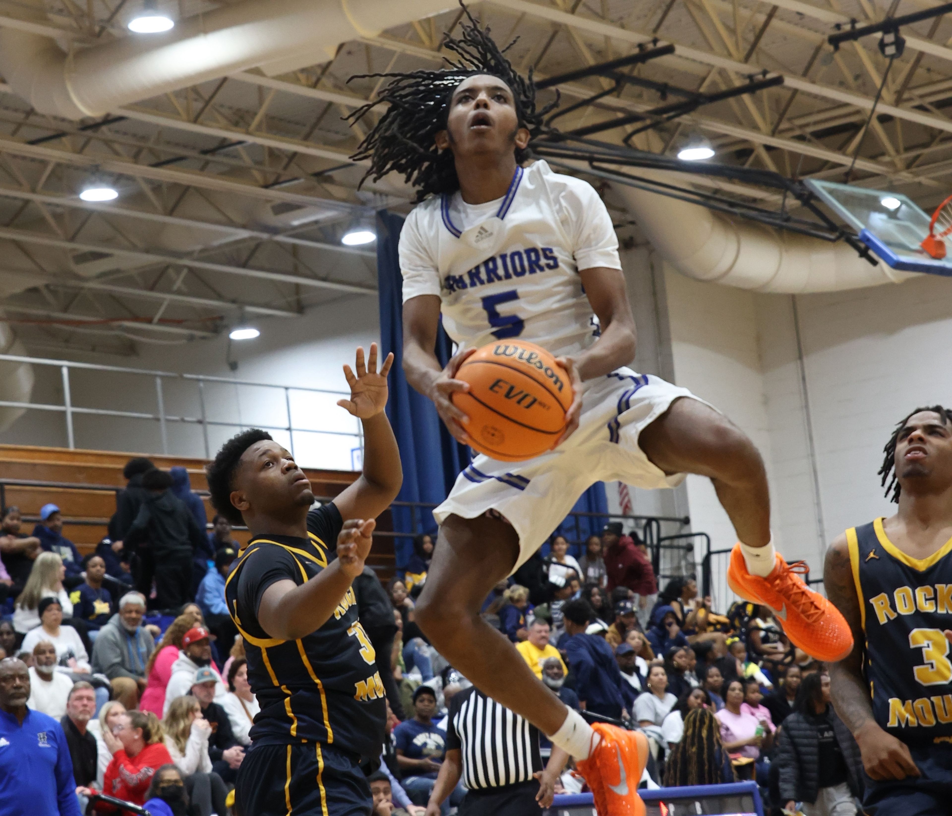 Hunt hums past Rocky Mount 69-54 for 10th straight win