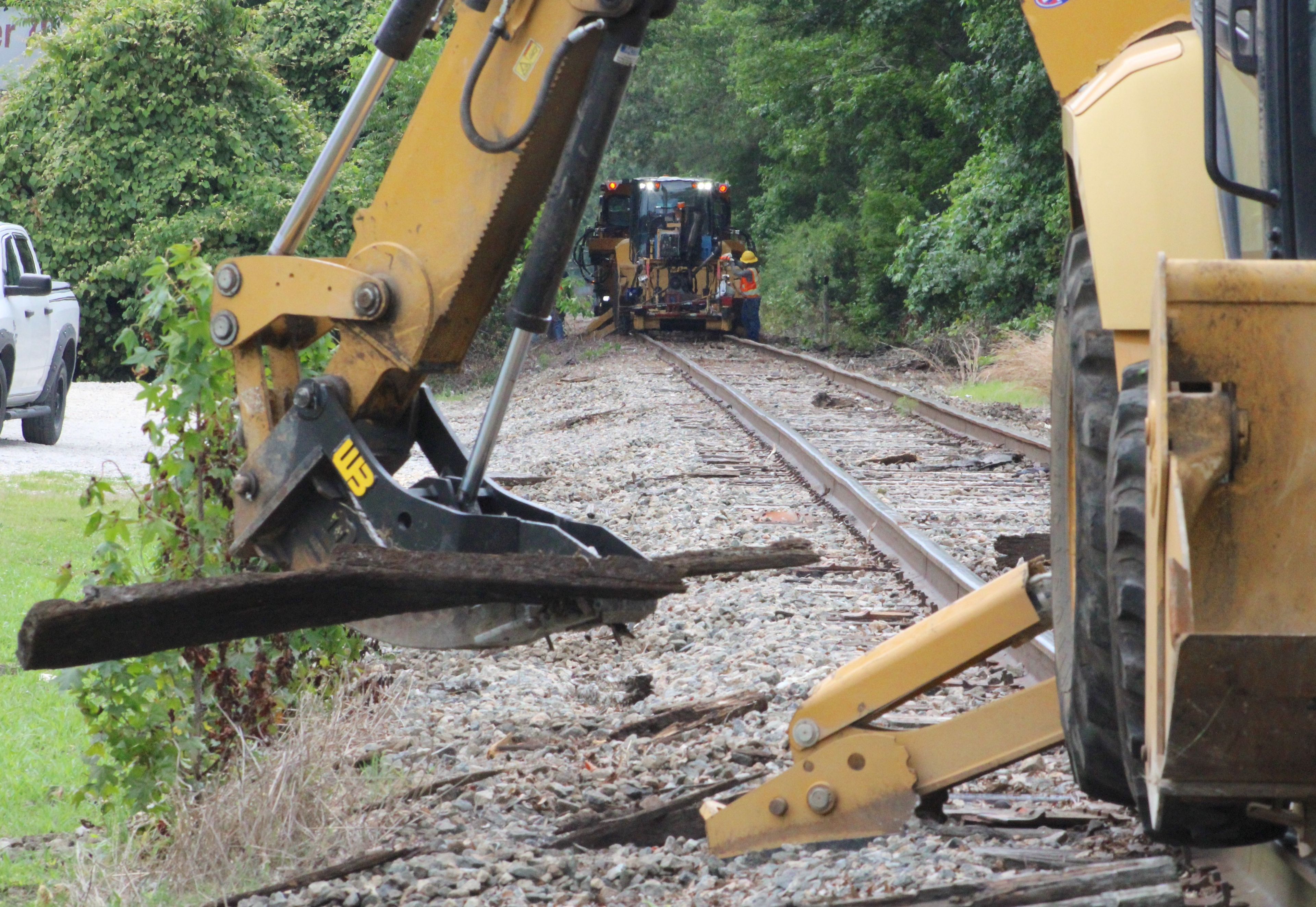 Crews keep railways in good shape