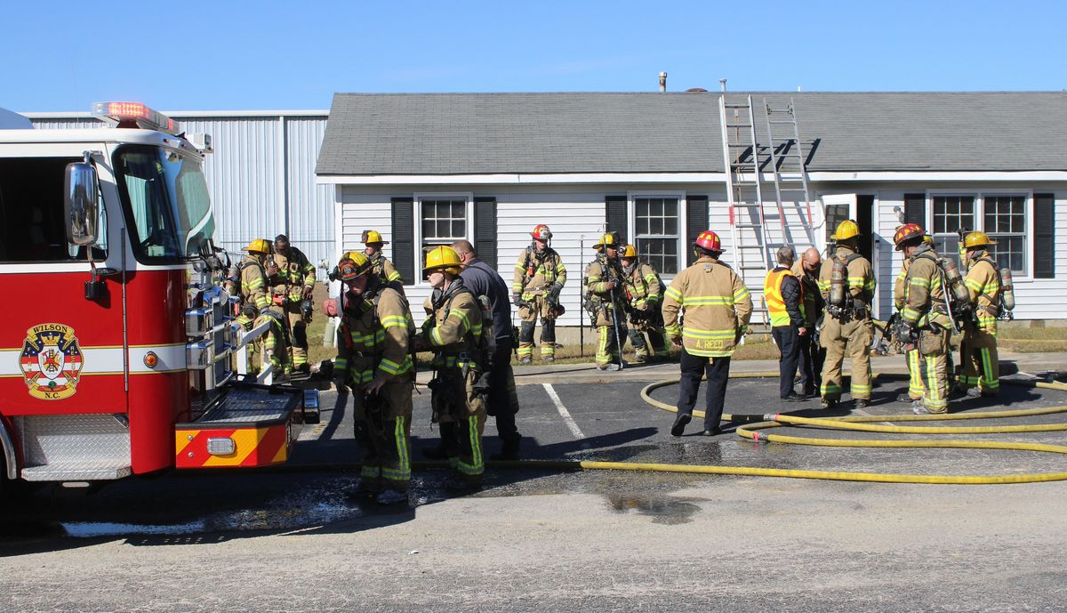 Laundry room fire damages apartment