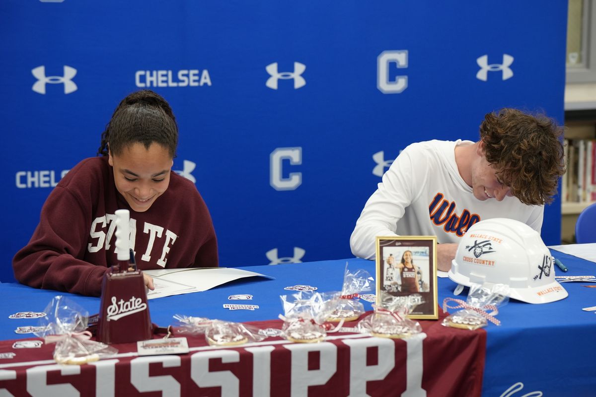 Chelsea’s Ty Cason, Hudson Williams sign distance scholarshi...