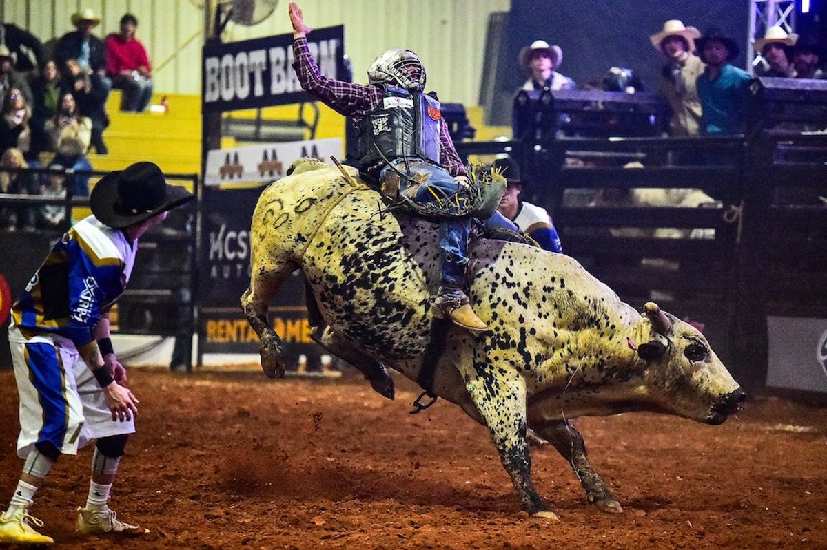 Scurry County Rodeo Crowds enjoy spectacle at 15th annual Shelby County Extreme ...