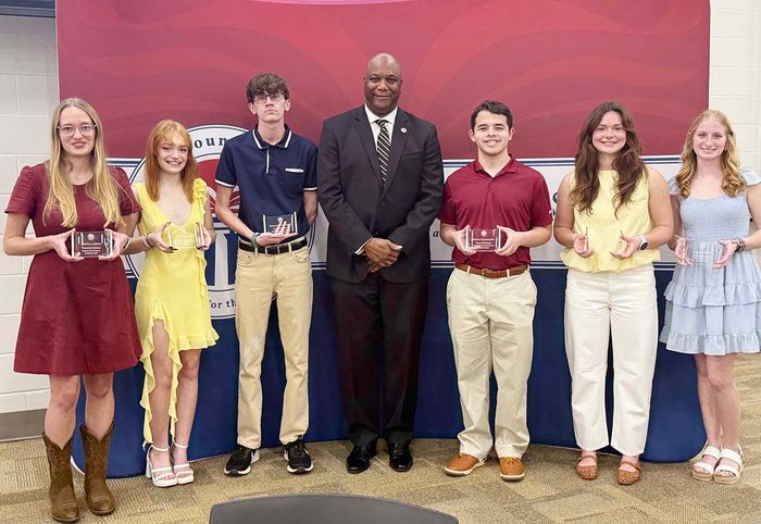 Shelby County Schools BOE honors 2026 valedictorians