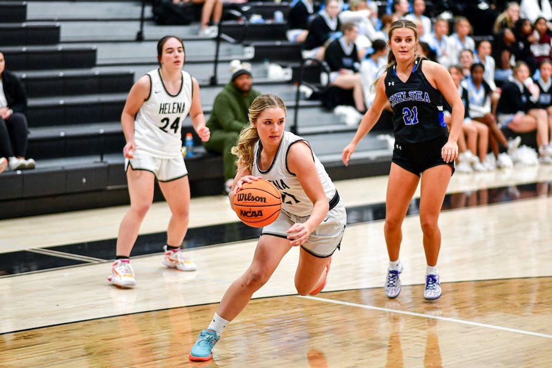 Helena's deep shooting powers Huskies past Hueytown