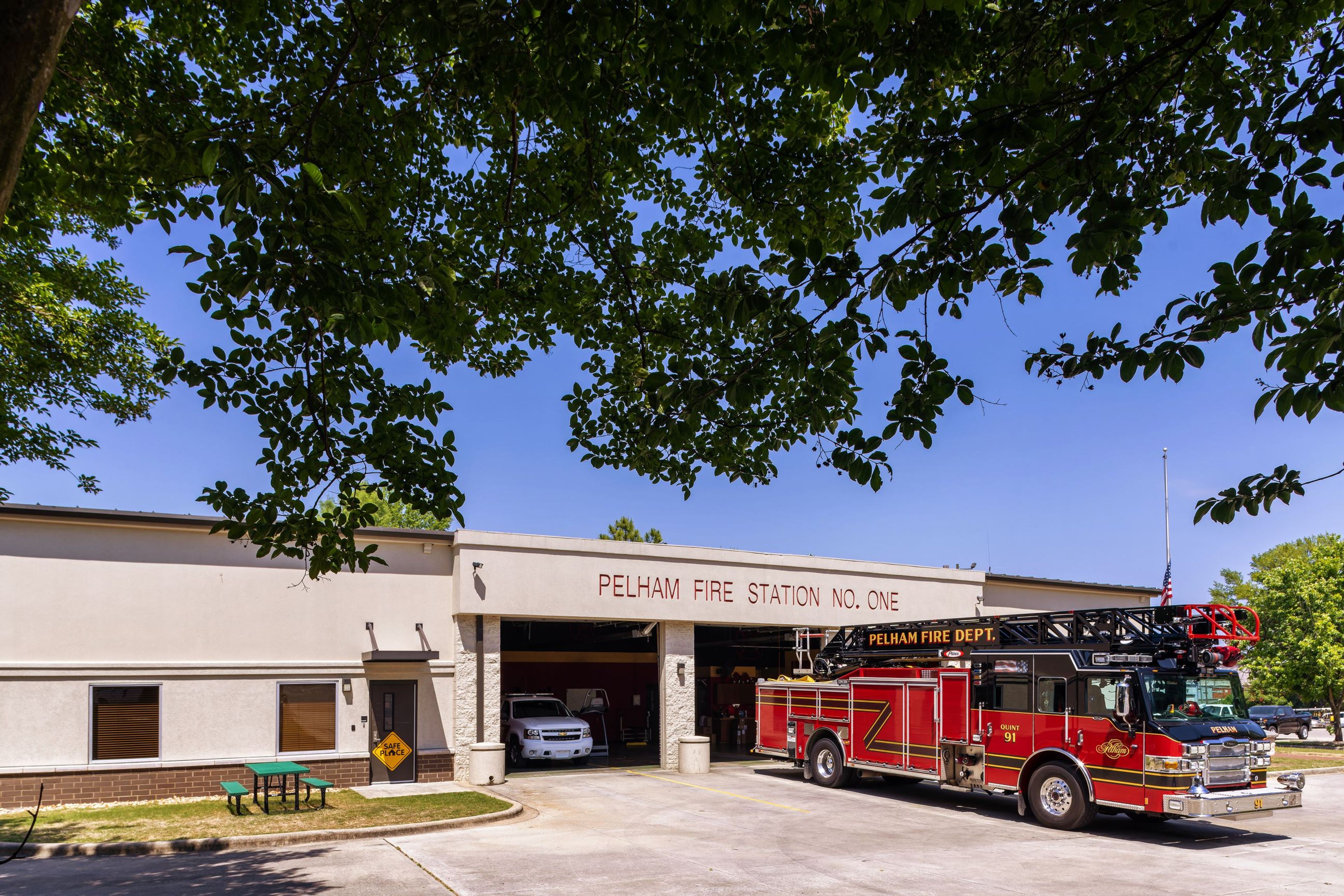When the fire calls, Pelham firefighters answer: Inside the teamwork behind Oak Mountain wildfire response