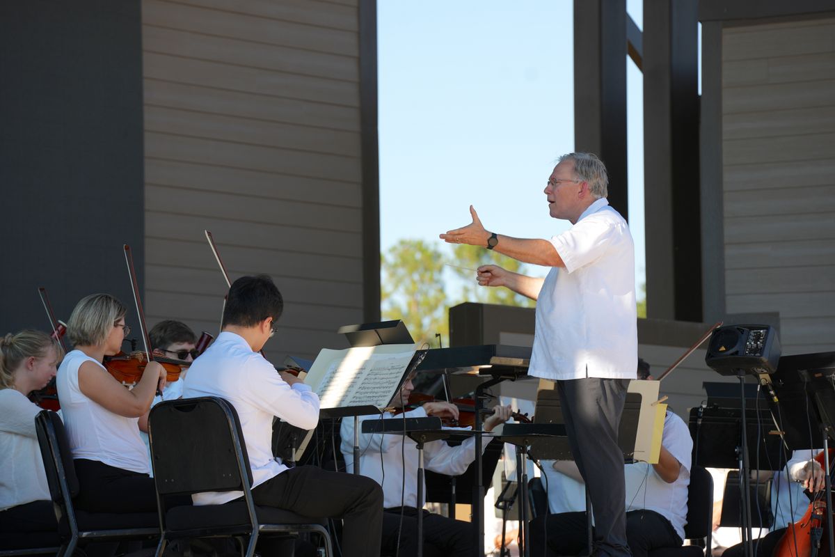 Alabama Symphony Orchestra entertains during final Siluria S...