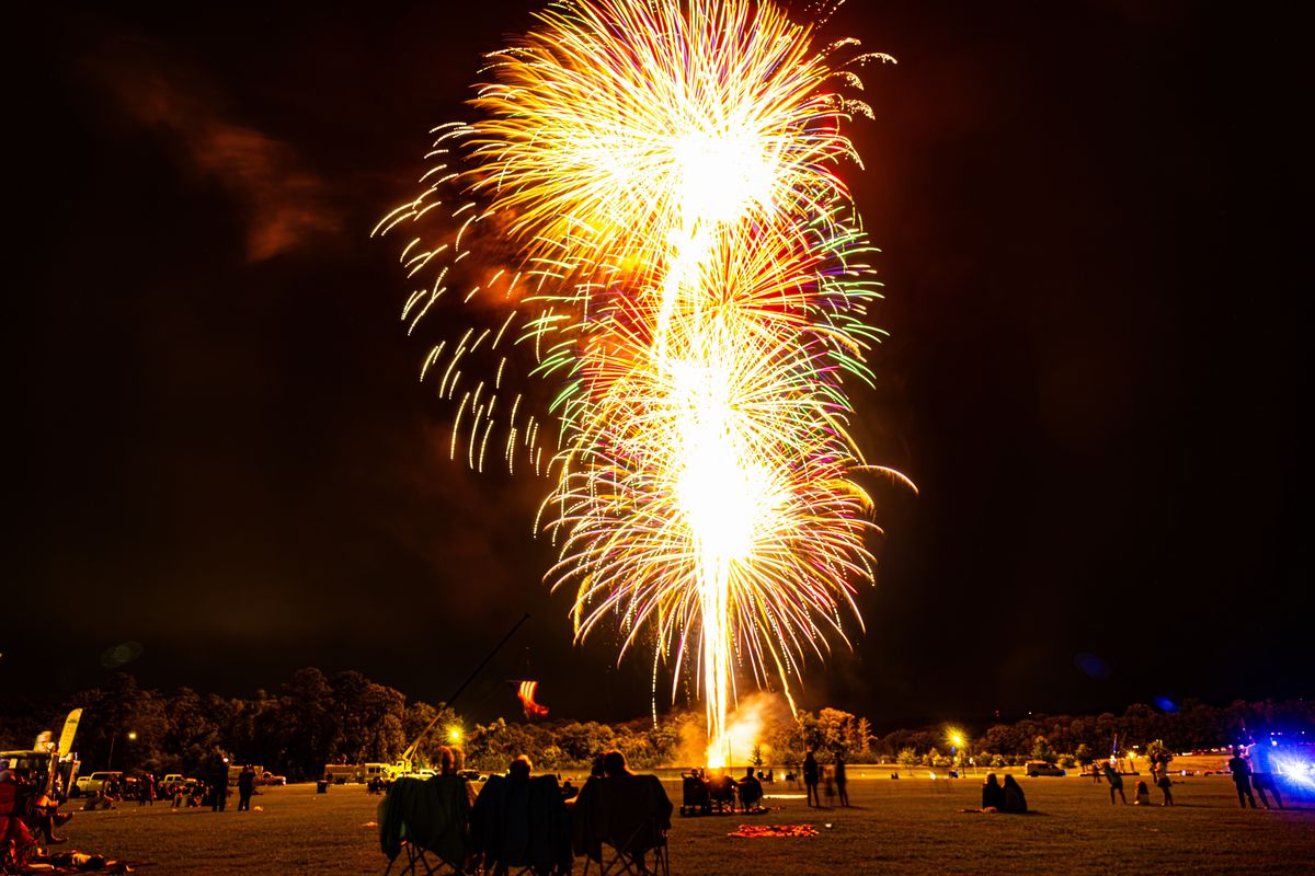 Alabaster Fireworks Show delivers display despite weather