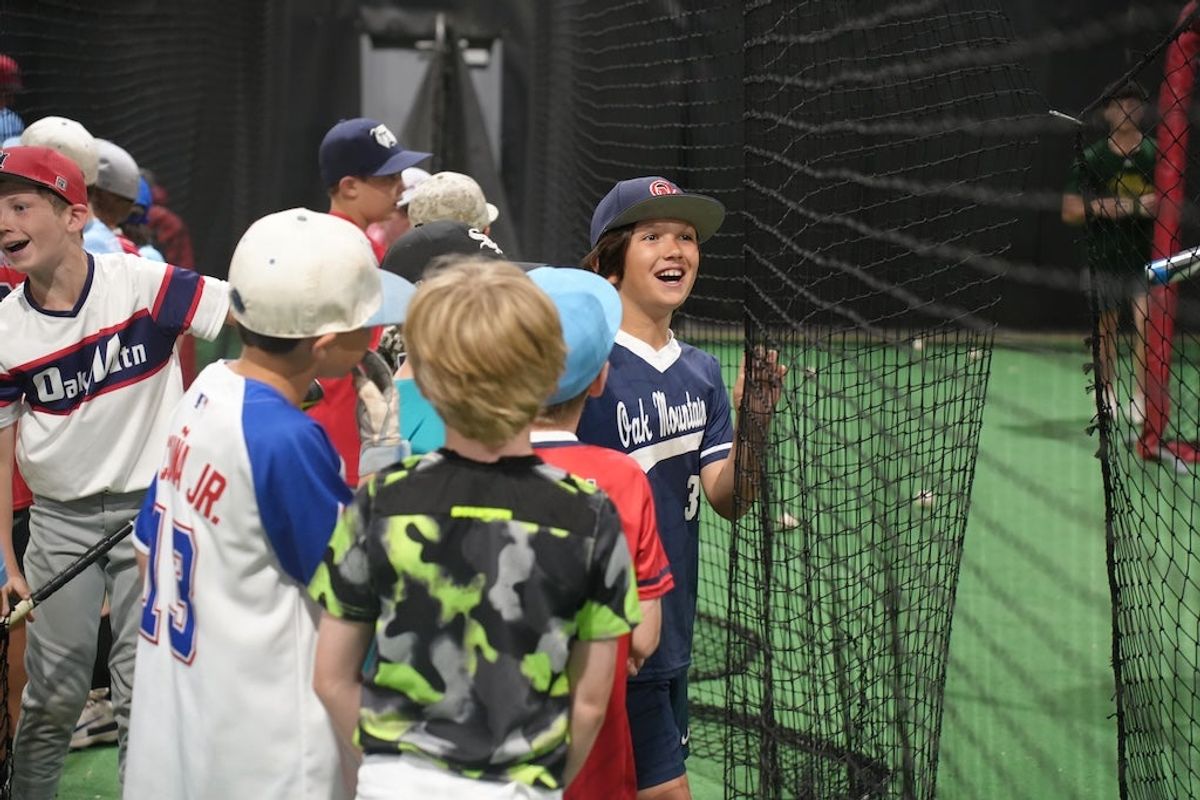 Oak Mountain adapts to weather to hold successful baseball c...