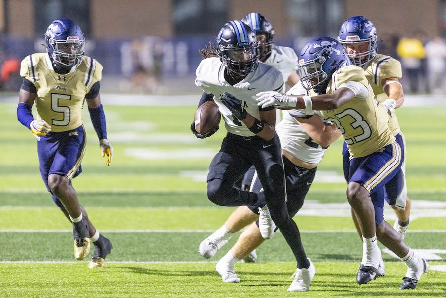 Helena puts up fight, drops road battle to Moody